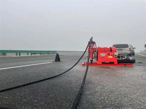 宜黄马路路基路面开裂下沉注浆加固灌浆